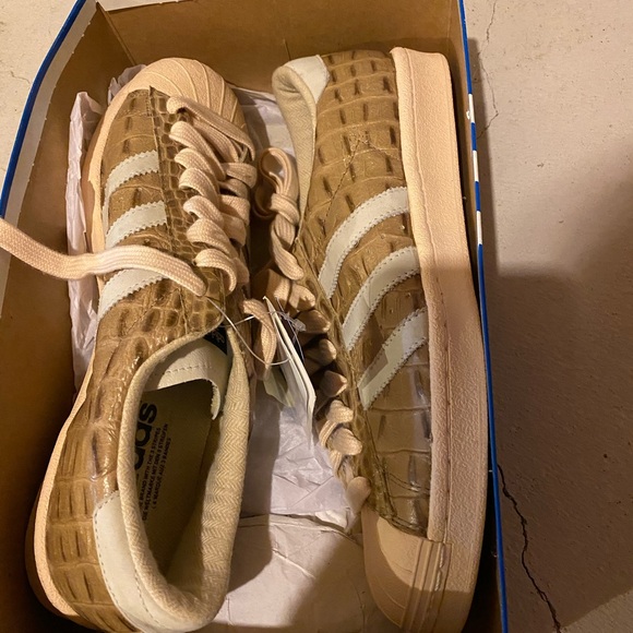 Adidas - Picture 5 of 5